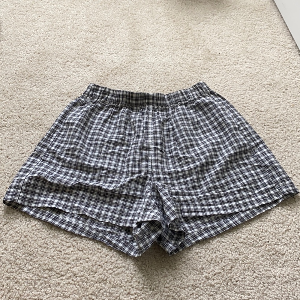 BRANDY MELVILLE PLAID SHORTS